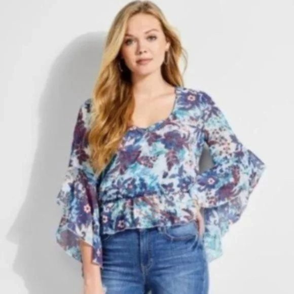 Guess blue floral print edgy and flowy crop top Size XS - Picture 12 of 12